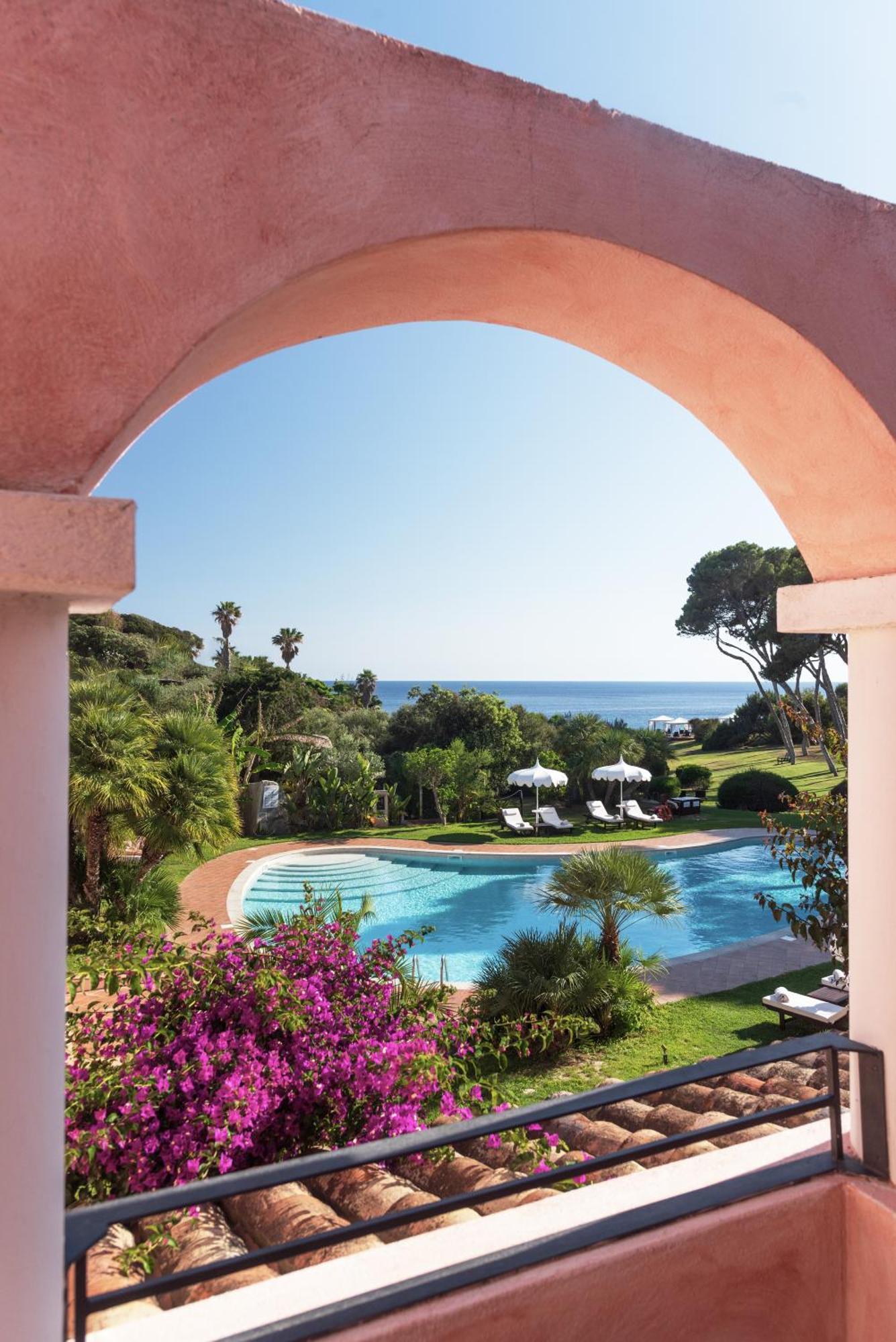 Hotel Cala Caterina Віллазімьюс Екстер'єр фото